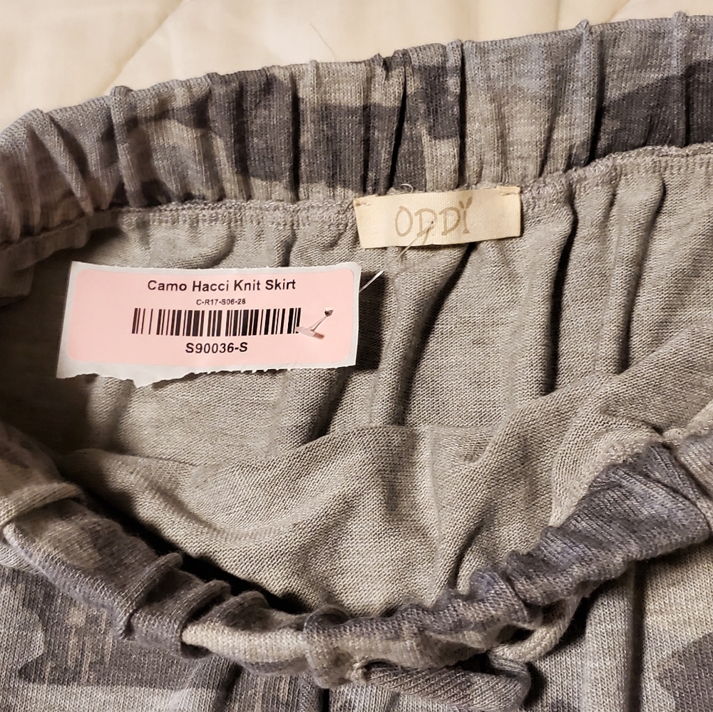 Skirt - Picture 2 of 4